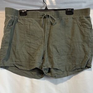 Reitmans Olive Green Women's Cargo Shorts